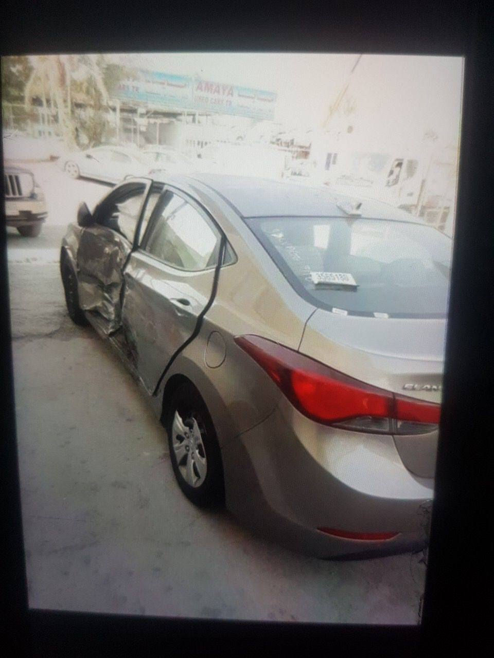 للبيع....للبيع
 سيارة ألنترا موديل ١٦ وارد امريكي رقمها شمالي لون فيلي بسعر ١٠٥ ورقة وبيه مجال 
 صور الحادث مرفق 
مواصفات السيارة معروفة 
سيارة تبريد ، صدر حدادية جديد، تخم تاير جديد
مكان السيارة بغداد الدورة شارع ٦٠ للإستفسار الاتصال على ‎***********
