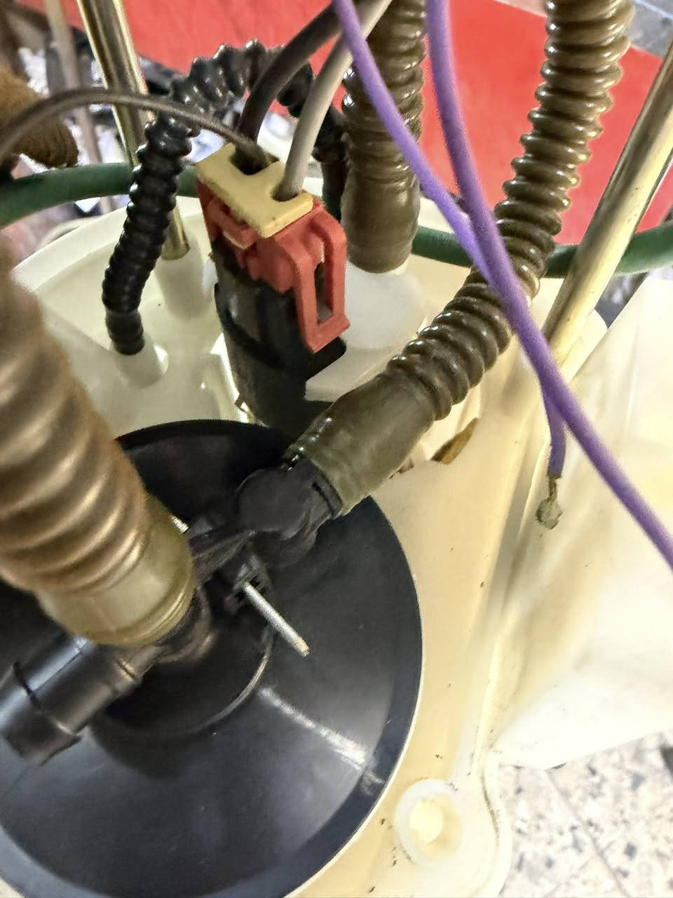 سلام وعليكم حبايب لحك عرض ولمده 10 ايام قاعده فيت بم اصليه تفصيخ حاويه مال فورد F150  من موديل 2015/ 2020 شرط النضافه ولفحص عليها عرض ويه توصيل 50 الف لباب بيتك وتدللون *********** حجز واتساب ❤️ ومتوفر جمله لاصحاب المحلات ولورش
