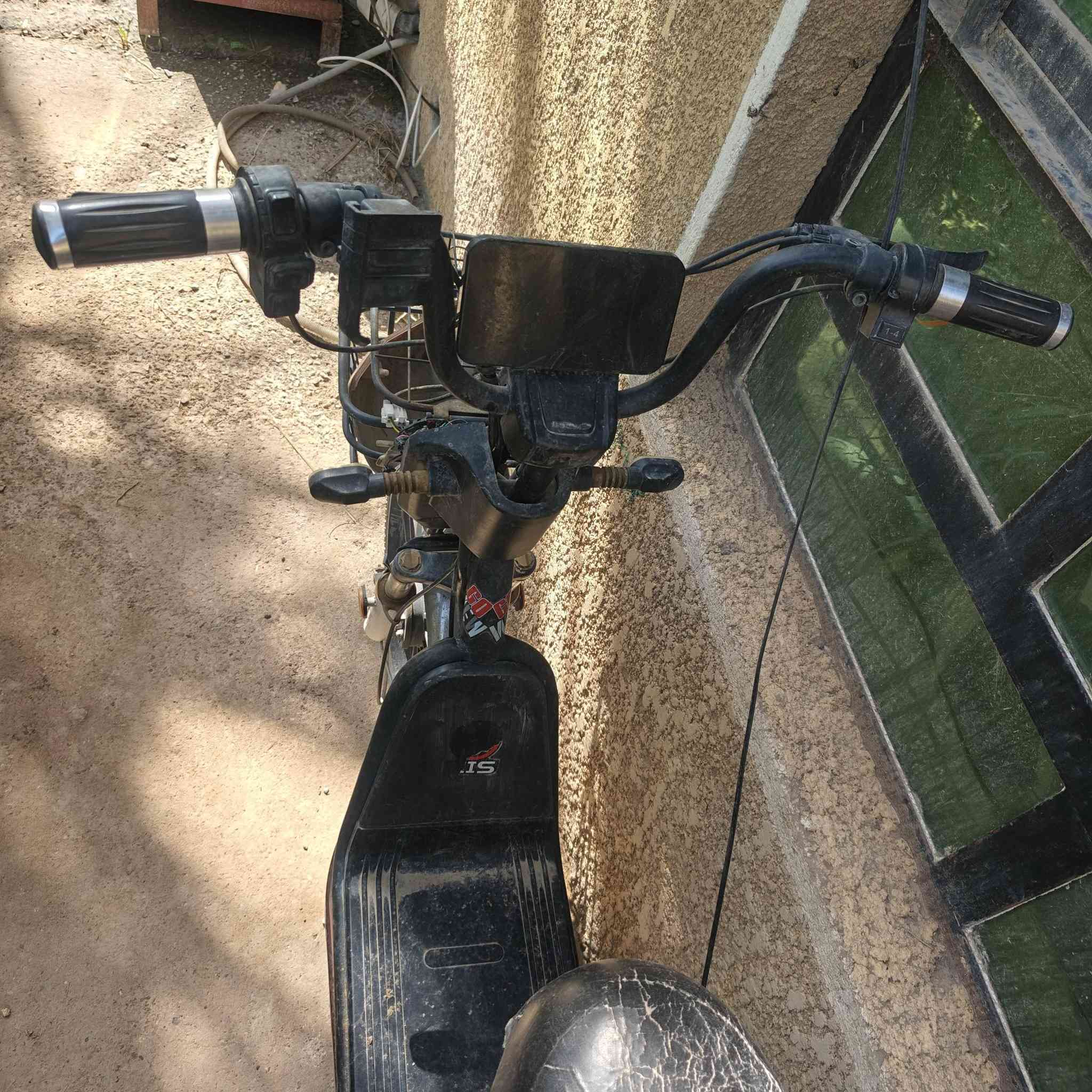 سلام عليكم اخوان دراجه شحن ماعرف حجمها عاطله نقص بطاريات وعقل سعرها 50 قفل مكاني بغداد الراشدية ***********
