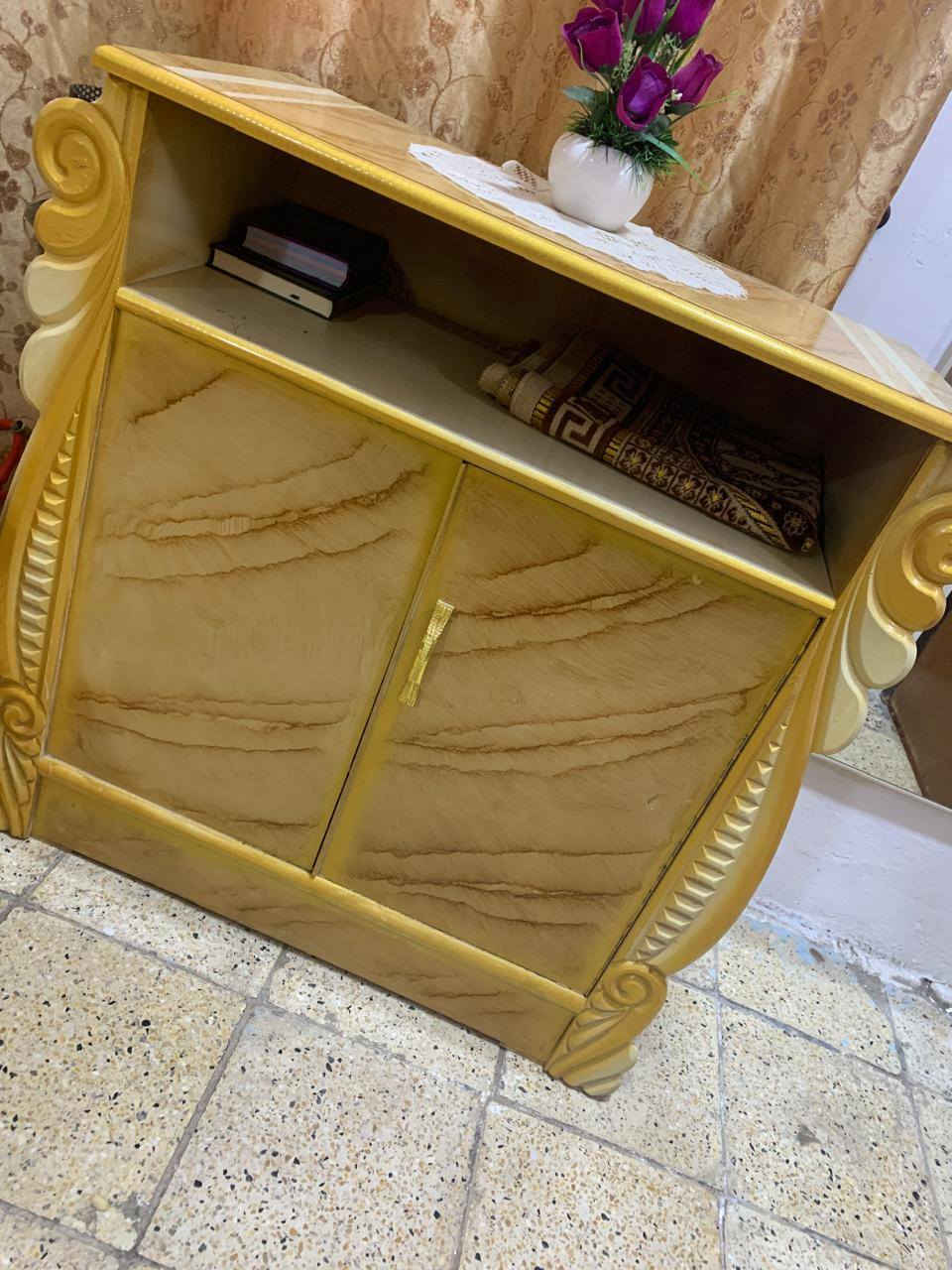 سلام عليكم غرفت اخشاب للبيع 950الف مكان ابو غريب النصر وسلام ***********
