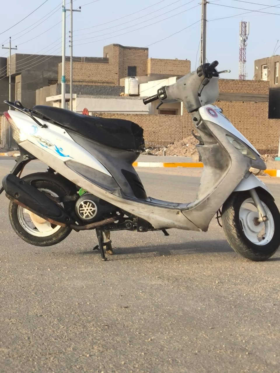 سلام عليكم ماكس منغولي للبيع الدراجه مفتوحه مبدل بيها بستم فقط كهربائيات كلها شغاله هورن سلف هندر اشاير لايت عالي ناصي  دشبول كلهم شغالين تايرات جدد باتري جديد ولباقي شوفت عينك  رقم تلفوني *********** العنوان بسماوه ال معالي قرب محطة الغاز  السعر 650
