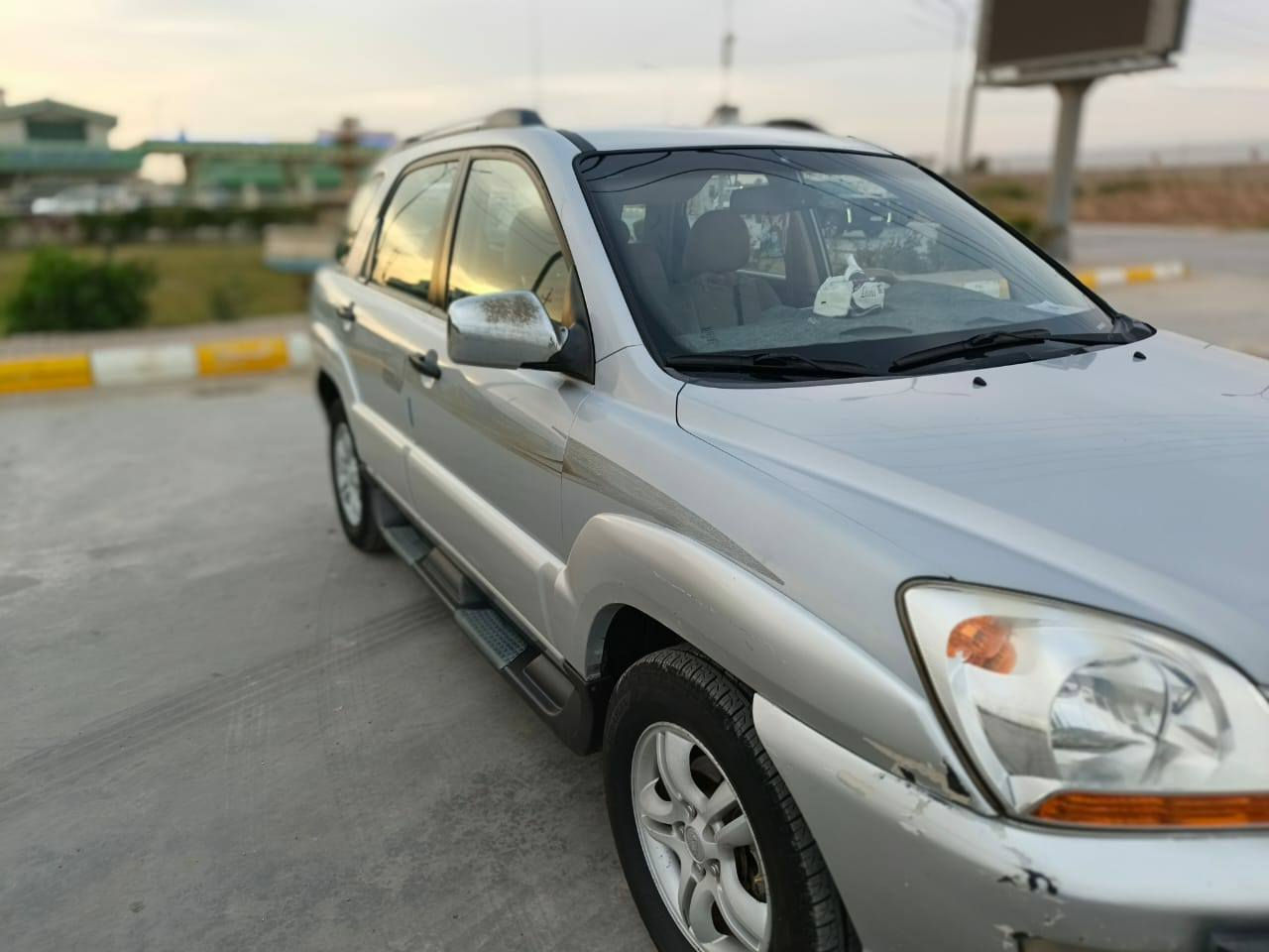 السلام عليكم سبورتج موديل ٨ رقم بغداد خليجي مكينه ٢٠٠٠ بإسمي بيه صبغ شبر اسفل الباب والباقي مكفوله كلهه السعر ١١٥ بيه مجال قليل للاستفسار الاتصال على الرقم *********** مكان السياره صويره
