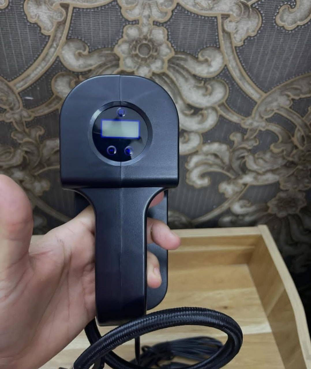 منفاخ إطارات السيارات الأصلي
يشتغل على جداحه
. مزود بشاشة رقمية
ولايت جدا قوي للمساعدة في إضاءة الإطارات أثناء النفخ
يعمل بجهد 12 فولت ومزود بمنفذ ولاعة السجائر في السيارة.

السعر ٢٥ الف والتوصيل #مجاني لكل محافظات العراق
للحجز خاص


**إذا كنت صاحب هذا الإعلان وتريد حذفه لأي سبب، رجاءا أرسل رسالة إلى الدعم الفني**