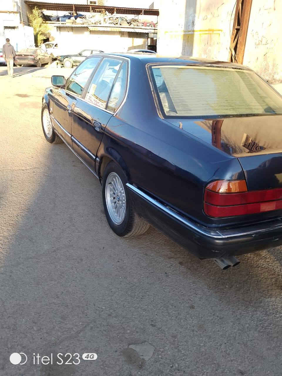 بيع مستعجل
رقم بغداد سنوية ساقطة 
سعر 35 
سيارة كلشي مابي 
الإبرفلو جديد نوزلات جديد 
سيارة نظيفة جدا 

مكاني كركوك 
***********
