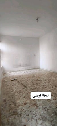 دار بشارع المطار القديم مقابيل انشائية ابن الدباغ  المساحة 150م ثلاث غ...