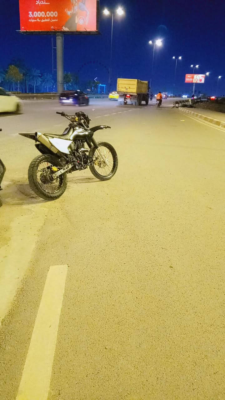 السلام عليكم دراجه قفاز موديل 2024 اوراق كامله
 دراجه بيها طائرات سياحي صلنصه صلي عقل رياضي اربع فصلات دراجه حلوه ونظيفه ملاحظه بيها بس الدبل امامي اعوج يتعدل محرك ما مفتوح حجم المحرك 200 
ضفيره جديده كل ضرر ما بيها دراجه كلها جديده مال جناي السعر 1500 مكان الدراجه بغداد الشعله الخطيب الزراعي خاص موجود 24 ساعه ✍️ بيع فقط بدون مراوس فدوه


**إذا كنت صاحب هذا الإعلان وتريد حذفه لأي سبب، رجاءا أرسل رسالة إلى الدعم الفني**