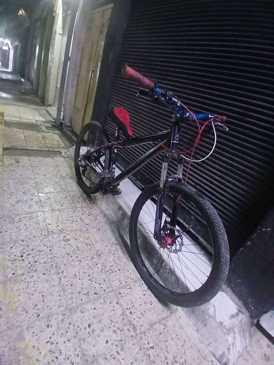 بايسكل استعراض للبيع مواصفاتها👇
كير امامي خلفي شغال✨🔥
بريك هايدرولك خلفي✨🔥
ستيرن90موشم✨🔥
 مكينه8نمرات كبس من شركه✨🔥
حجم26✨🔥
السعر190قفل❤🔥


**إذا كنت صاحب هذا الإعلان وتريد حذفه لأي سبب، رجاءا أرسل رسالة إلى الدعم الفني**