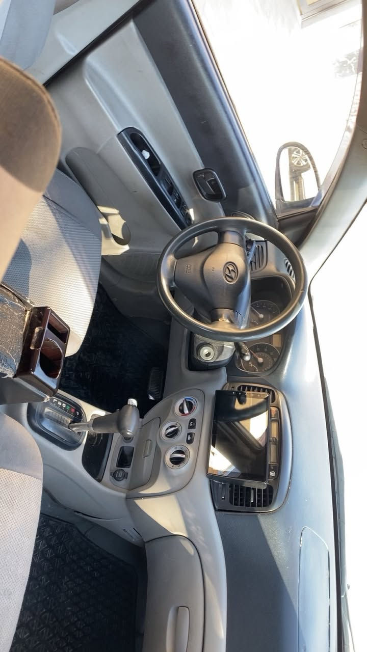 السلام عليكم اكسنت موديل ٧ بيها بس بنيد
حجم المحرك 1600 دوش اليبل واحد السياره 
جاهز كير محرك حداديه كهربائي رقم بغداد الجديد
بكان سياره بغداد حي الخضراء سعر 77 وبيها مجال بسيط 
تصال ***********
