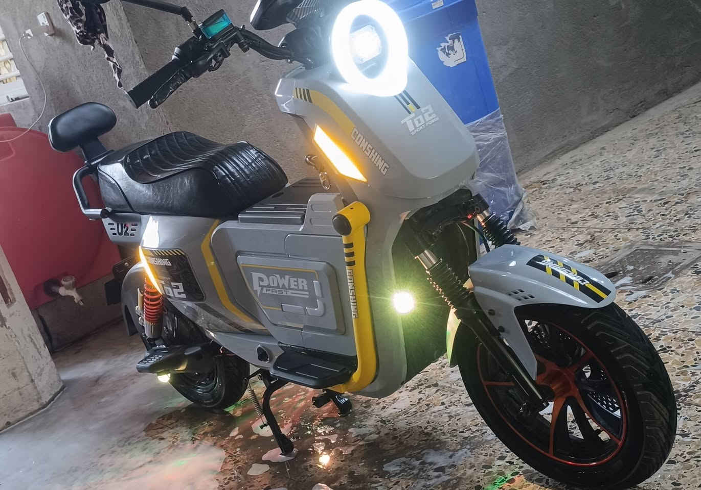 دراجة شحن من نوع TO2 او U2 نضافه 95
كلشي بيها جديد + سريعه ورزنه ووزن وترتيب بشلعه جميله

موصفاتها

کشن كبير نفرين وتكيه

صندوق قفل امامي

بطاريات 6 ومداراه بالحشن

2000 الملف

4 نمر بتسارع جميل شلعه

تجي شاشه كبيرة وتضهر العطل

وبيها بك رجوع مع قفال سرعه

كهربائيات اضويه كلها شغاله

مرايات وستاند حامل موبايل جديد 

السعر ٦٧٥الف

***********
