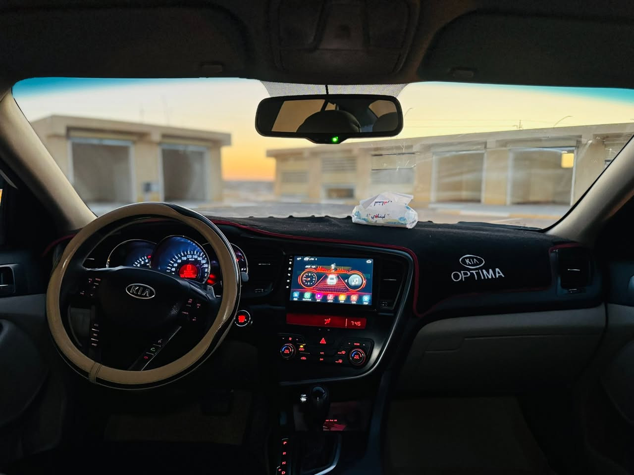 السلام عليكم
كيا اوبتيما
موديل 2013 
خليجي 
محرك 2400 DOHC
رقم بغداد 
تحويل مباشر 
المواصفات 
فول ماعدا البنوراما 
تحكمات ستيرن 
شفتات 
شاشة اندوريد
اشارات بل مري
كشن كهرباء 
جلد 
ويل كب كروم 
نقطة عمياء 
بصمة 
السيارة مقفولة من الصبغ والتبديل 
بيها شخط صغير بل باب فقط 

السعر 125$
مكان السيارة:الانبار/حديثة 
للأستفسار الاتصال:
***********
***********
