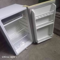 ثلاجه • شغالة
