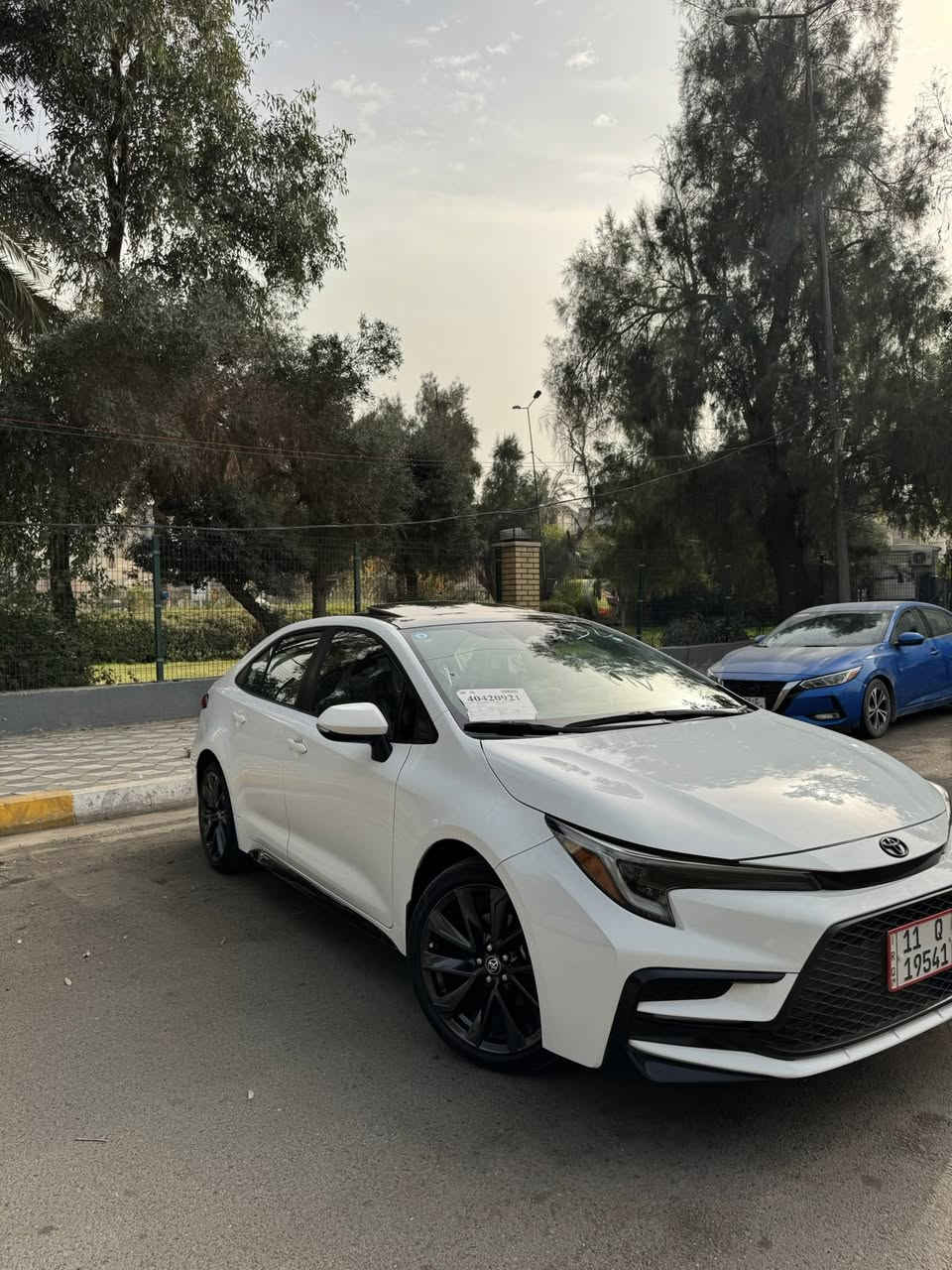 السلام عليكم للبيع كورلا موديل 2023 وارد أمريكي فول مواصفات أبلاك أدشّن قماره سوده فول ١/١ حادثها فقط طخه بسيطه بدون صبغ بدون تبديل حتى الدعاميات ليبل واحد رقم بغداد بأسمي تحويل ثاني يوم مكاني بغداد الحريه الرقم ***********
