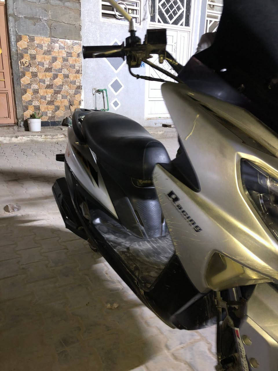 للبيع فاكنس كربلاء حي نواب قرب مستشفى الكفيل سعره ٣٥٠ بيه مجال ***********
