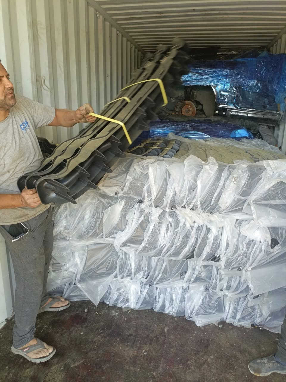 غاراض النتره دمعه سوناته 
العنوان ديالئ بعقوبه لصناعه لثانيه قرب صناعه سلوان محلات عباس الحمداني وصلاح 
***********
