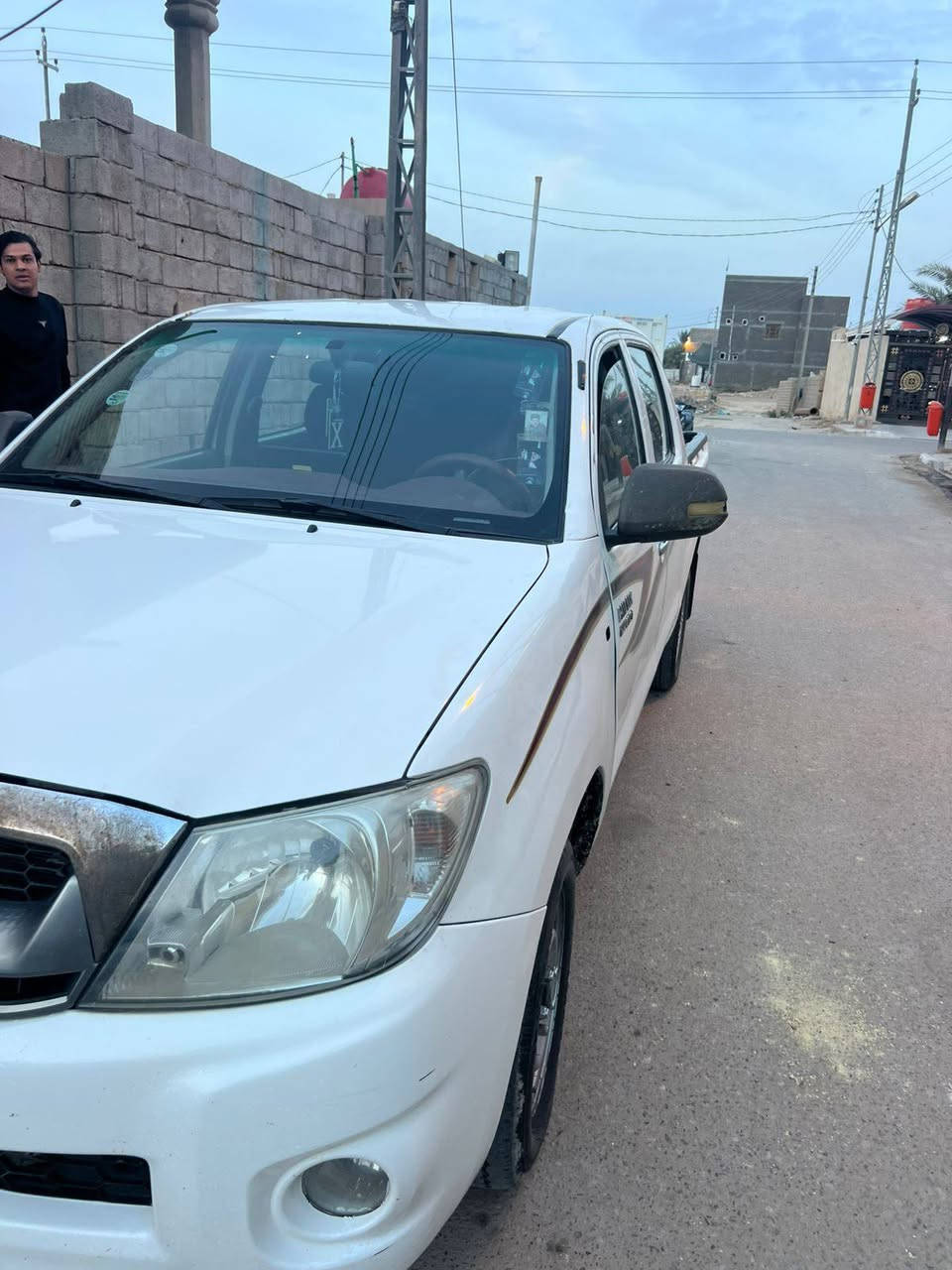 السلام عليكم
فلاونزه ٢٠٠٩ للبيع 

بيها جاملغ وبنيد 

((بيها خياس بالشاصي))

جاهزه حداده تخم تاير كير مكينه تبريد مابيها نقص 

رقم بصره جديد تحويل 

البصرة قضاء الدير 

مكلف بالنشرر 

للاتصال هذا رقم راعيها 

***********
السعر 122وبيه مجال
