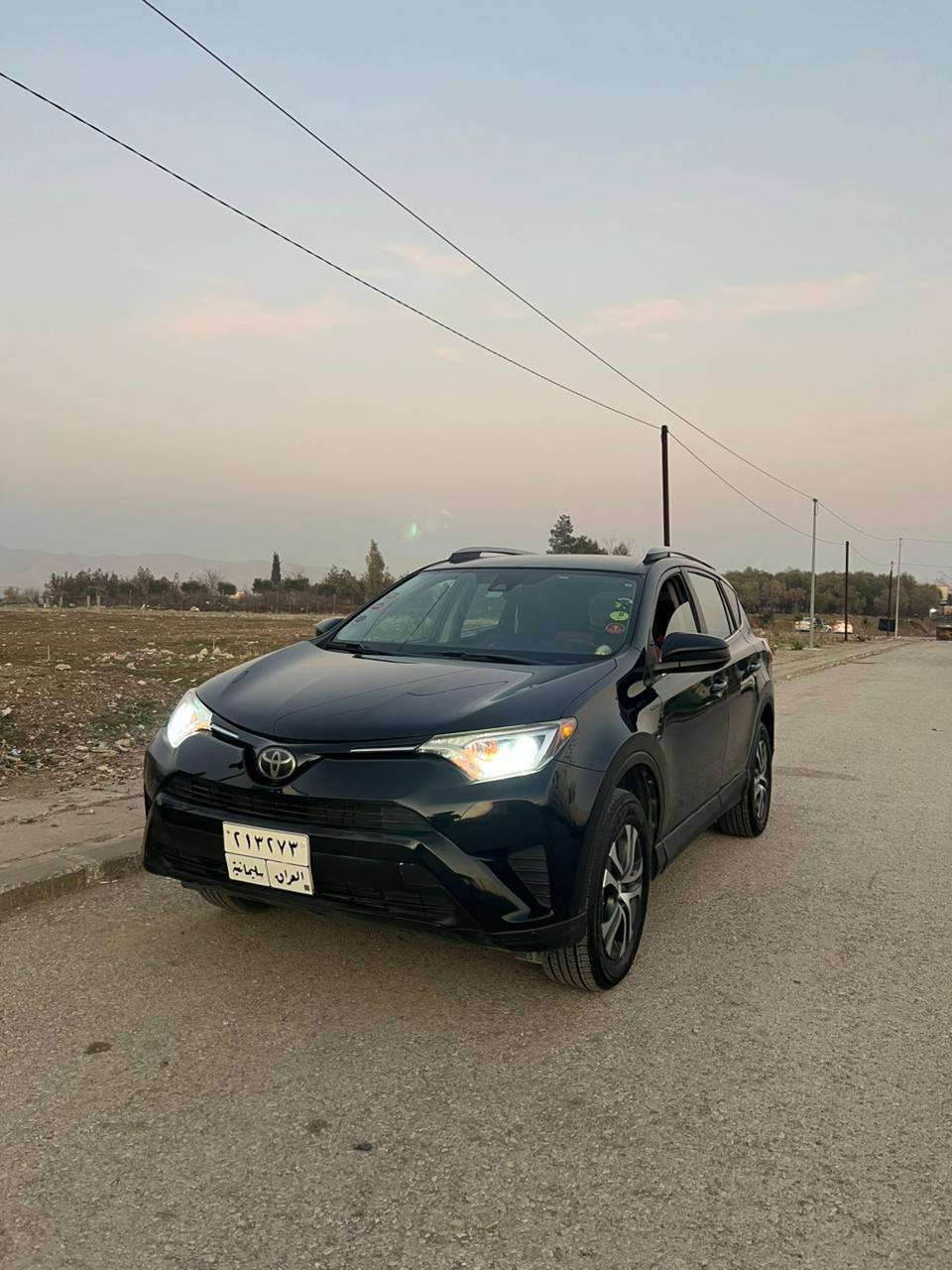 تویتا ڕاف مۆدیل2018 دوو پارچە بۆیاخ  گێڕو مەکینەی نەکراوە تەوە هەموگیانی لەسر دەقەی شەریکە ماوە نمو نە لە جوانیە کارابای کامل عیش دەکات سعر180 وەرەقە ژم*********** ؟؟؟؟*********** شێون سلێمانی
