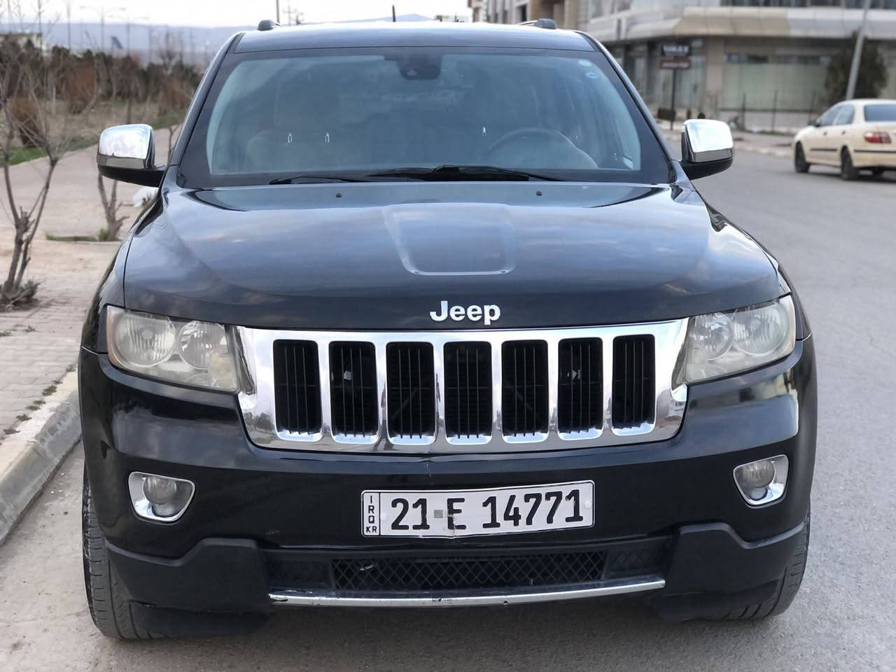 جێب لاریدۆ ٢٠١١ 
ناو ڕەساسی دەبڵ ئەکسل
مواسەفات لاریدۆ بەسمە و دەرگا بەسمە 
سەنەوی و ڕەقەمی تازە تا ٢٠٢٨ بەناوی خۆمەوەیە بیتاقەی بەنزینی هەیە مەکینە و گێڕی بەشەرتە مەکینەی نەکراوەتەوە 
٢٠٠ هەزار کیلۆمەتر ڕۆشتوە بۆیاخی نیە ڕەسمی سۆنەریم داناوە سعری 166معاملە
***********
‏‪***********‬‏ شمشمل, السليمانية
