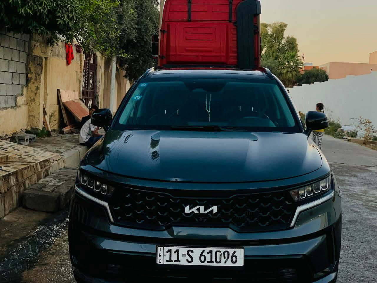 سلام عليكم سورنتو مديل 22 محرك توربو 
كشنات منفصل 
لايت زينون 
كير محرك شرط 
رقم بغداد شرط التحويل+الوكاله 
السياره فول 
رادارات امامي وجانبي وخلفي 
بنوراما 
كمراه امامي و خلفي 
تحديد المسار 
السياره فووووول فوووول يعجز السان عن مواصفاها 
السعر 228 وبيها مجال 
***********
***********
