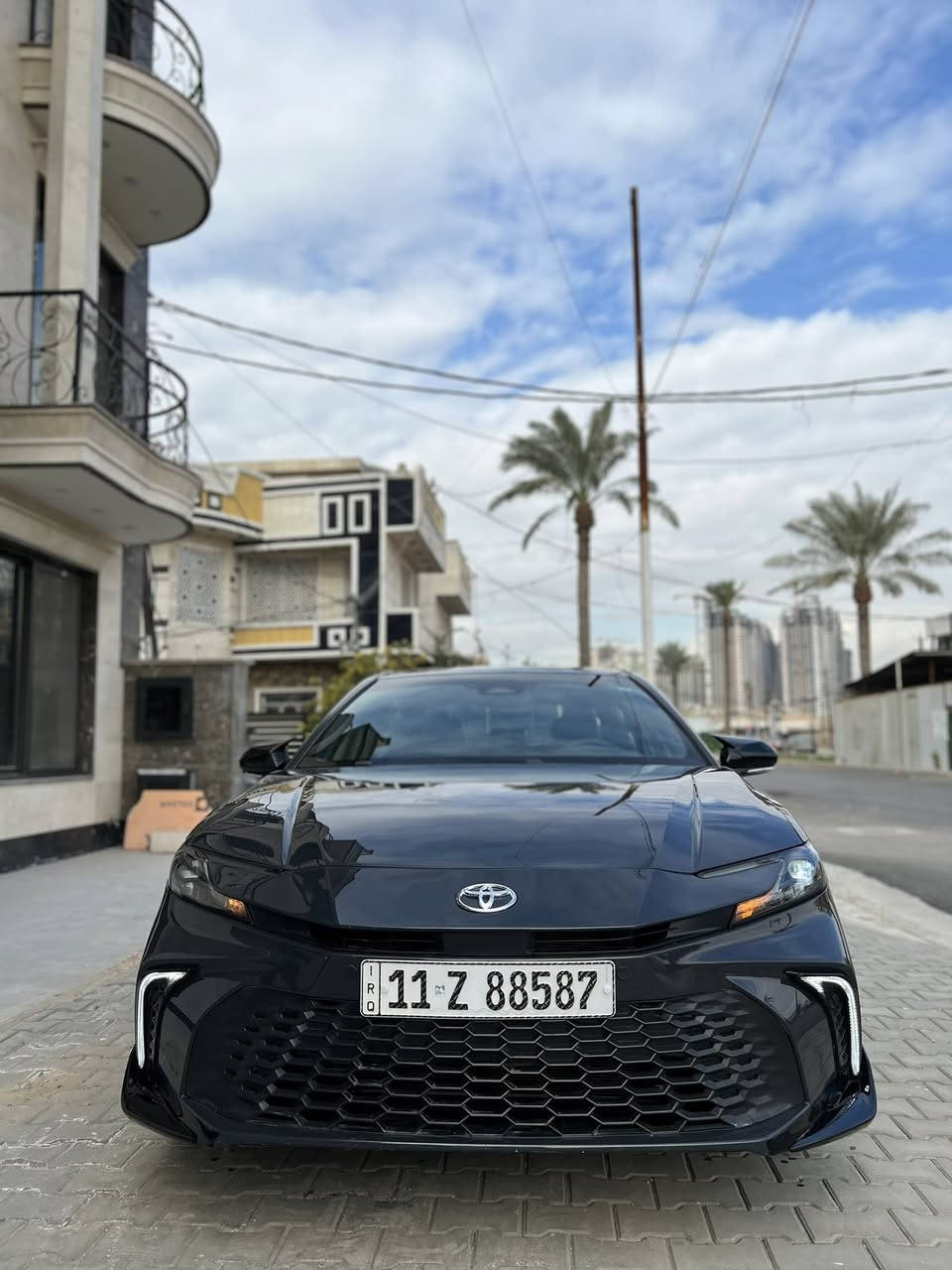تويوتا كامري 2025 SE هايبرد بانزين مكينة 2500 ياباني اصلي لون اسمنتي رقم بغداد الانكليزي باسمي سنوية وهزة جديدة السيارة بوضع الزيرو ماشية 19 الف دخول جديد فول عدا الفتحة 
✅ بصمة تشغيل 
✅ شفتات ستيرن 
✅ 3 انضمة قيادة ( سبورت -ايكو - نورمال )
‏✅ EV مود 
✅ كشنات جلد ملكي 
✅ كشن كهرباء 
✅ تبريد بيانو 
✅ شاشة ابل كار بلي اندويد اوتو 
✅ شحن لاسلكي 
✅ عداد دجتال 
✅ رادار امامي خلفي جانبي
✅ نقاط عمياء مانع اصطدام 
✅ تحديد مسار قيادة ذاتية 
✅ قطعتين تبريد 
✅ لد امامي خلفي عدسة متغير 

وبعد بيها هواي مواصفات السيارة حادثها جاملغ وحافة البنيد بدون دواخل بدون شواصي مثل ماموضح بالصور 
السعر 233 ورقة وبيها مجال 
هاتف ***********
العنوان بغداد المنصور
