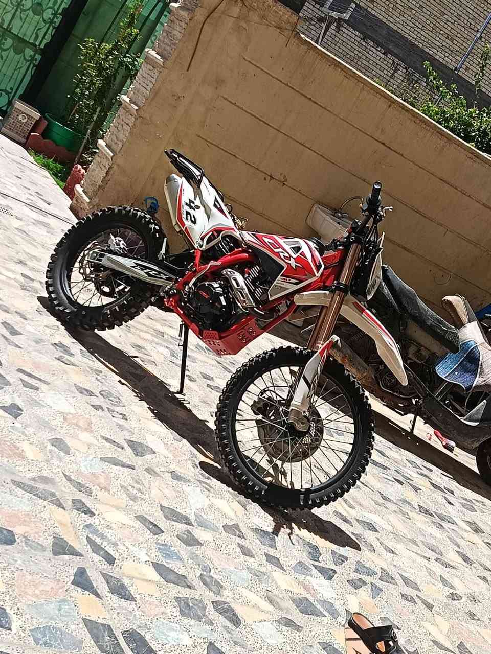قفاز موديل 2025دراجة قوية كلش 350cc
رقمي *********** سعرهة 1750💵 ما متواجد نترنيت موقعي بلديات
