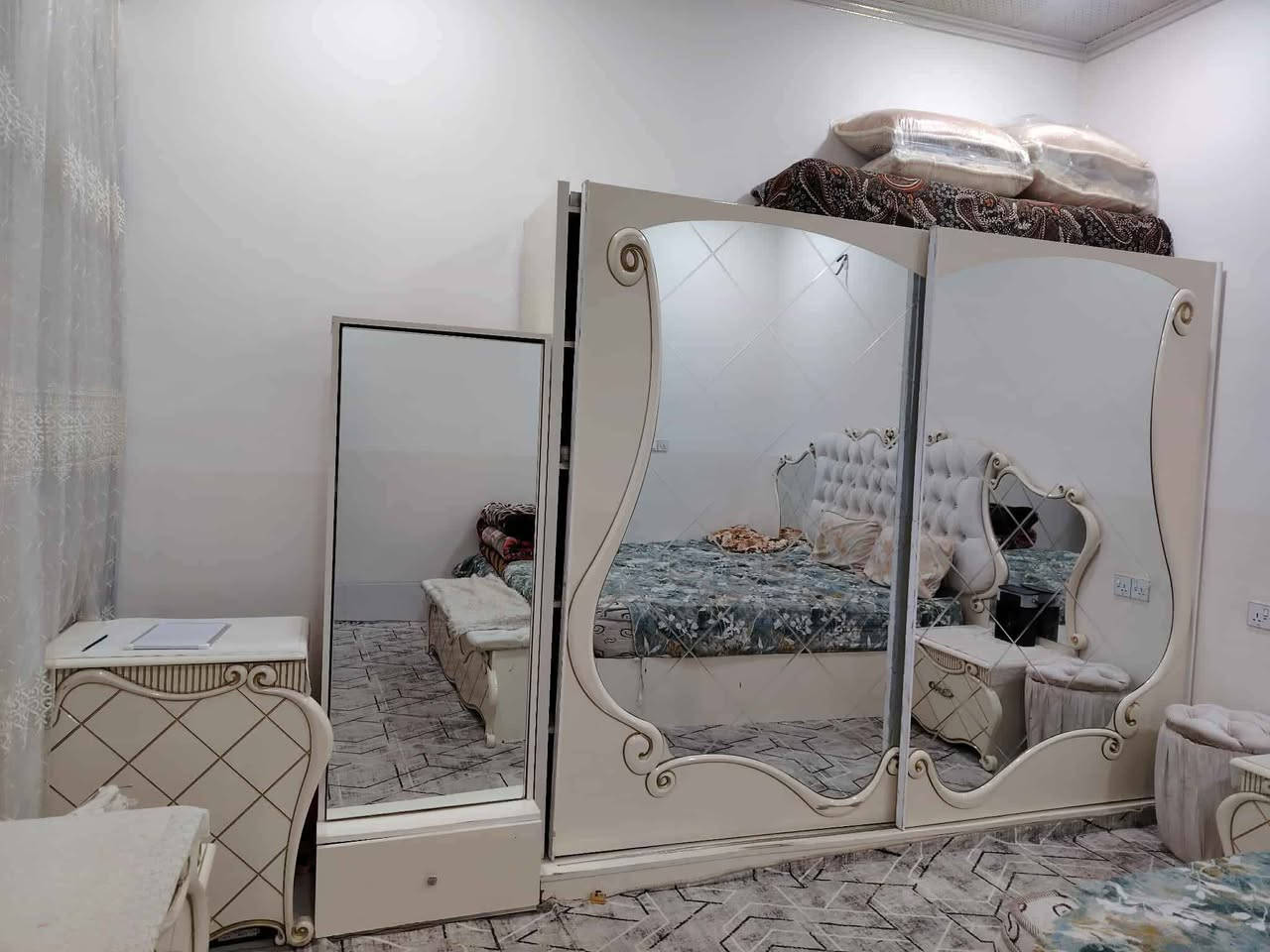 غرفة نوم ملكي لون حليبي سلايت نضيف جدا 6قطعه بدون دوشك  مابي عيب  والسعر بي مجال للشراي  صبغ حراري خشب زان كركوك, العراق


**إذا كنت صاحب هذا الإعلان وتريد حذفه لأي سبب، رجاءا أرسل رسالة إلى الدعم الفني**