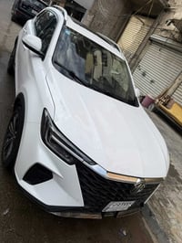 Rx5 2023 للبيع  السيارة مكفولة بيها فقط بارد قليل باب جهة يمنى السيارة...