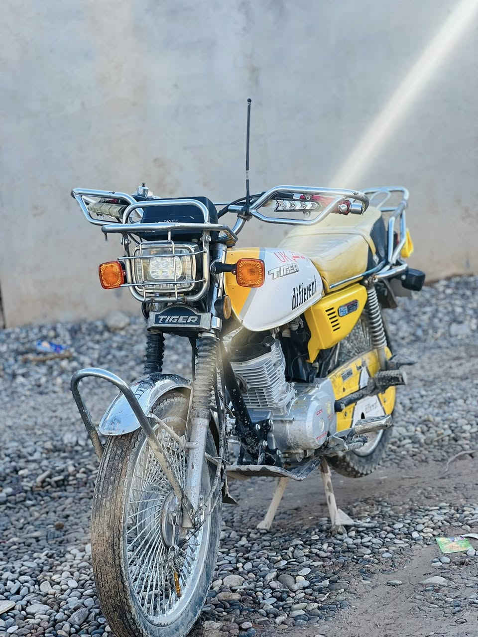 سلام عليكم تايكر لونين 2020 شرط مامفتوح وزن ثقيل شرط ابو البصمه والختم بي منفيس ومكاتبه  ابو الدرع بعدو شركه لون حلو كهربايات كلها شغاله اشاير بك لايت لايت علي ناصي رماش كلشي شغال موطور مايعوزو ربع خير من الله نشاط فول ((المكان ناحيه القياره قريه الجدعه 👍🏻)) الاستفسار عل رقم *********** اتصل
