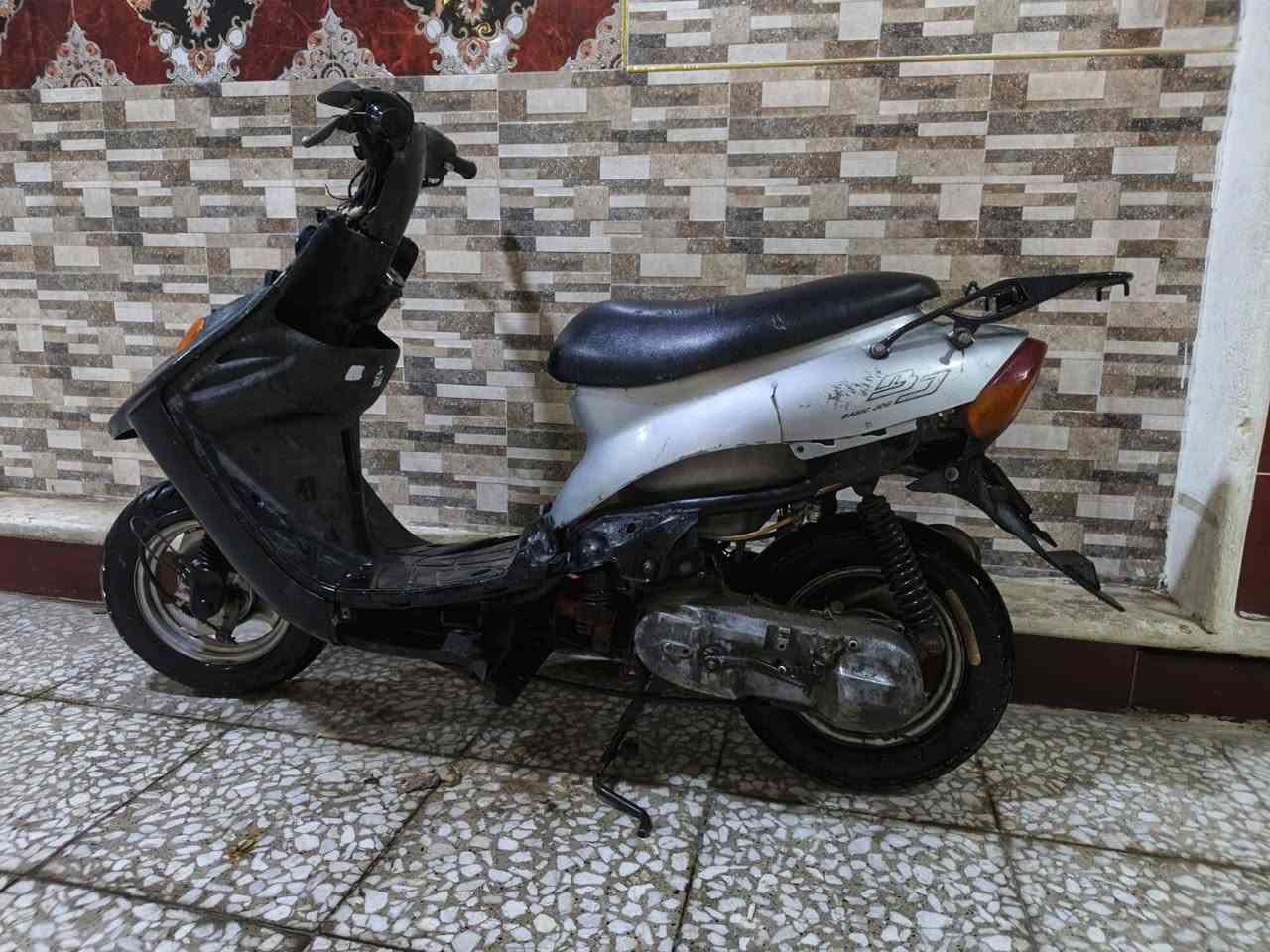 بيجي 9 زروف للبيع
نقصها كفرات و باتري شغالة هندر واحد سعرها 200 وبيها مجال للشراي 
مكاني بغداد جديدة 
***********
