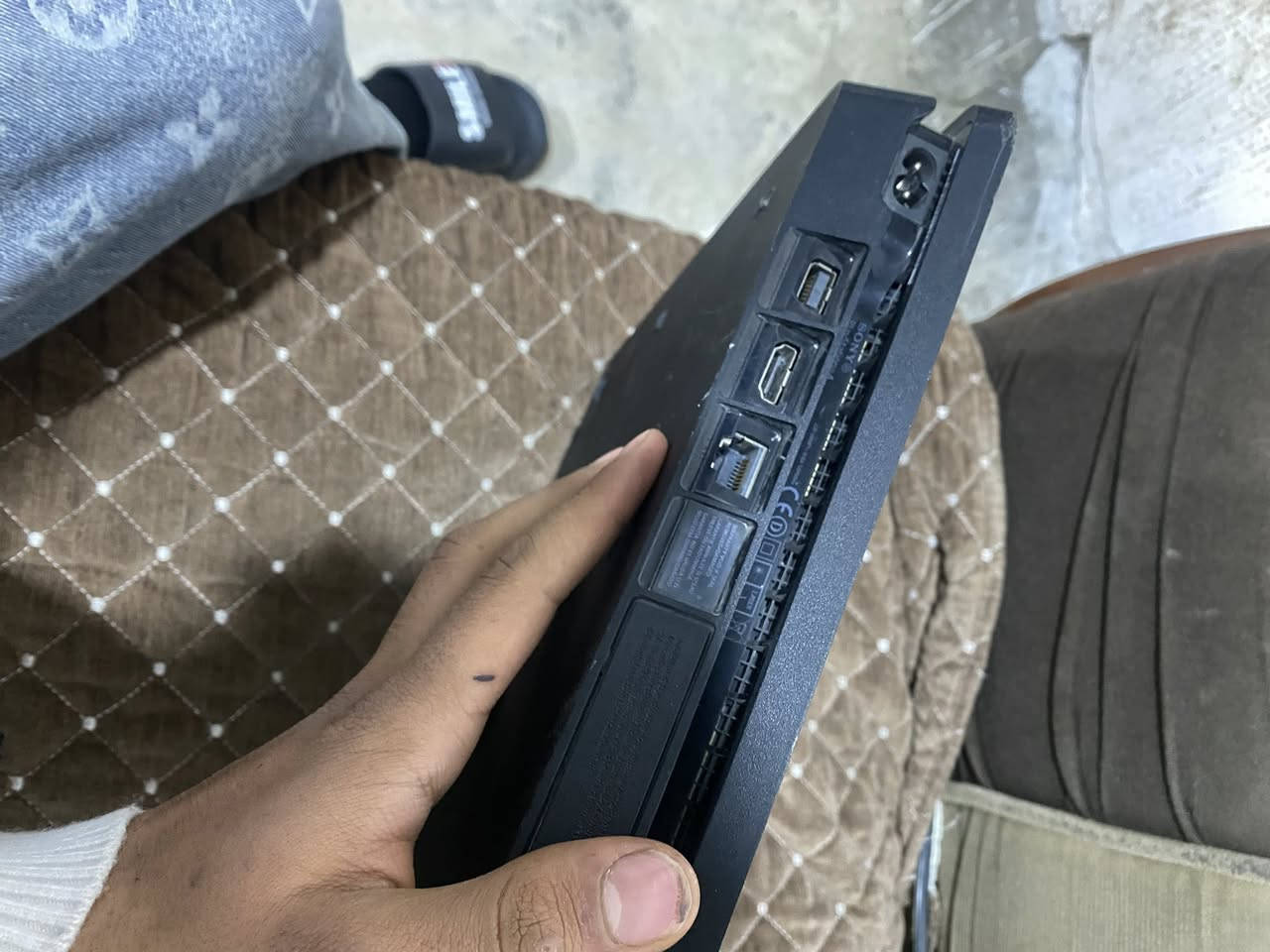 السلام عليكم ابلي فور لبيع نضيف ما مفتوح ابد جان مهكر أو هسة رجع اولاين سعر200مكاني بغداد الشعلة***********‬
