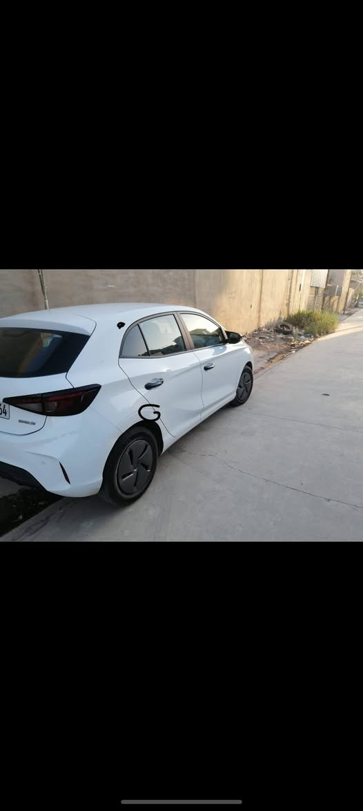 للبيع MG3 
موديل 2025
سياره جديده بيها رصعه مؤشر بالصوره 
مكان سياره كركوك 
سعره 105 بيها مجال 
للاستفسار ***********
