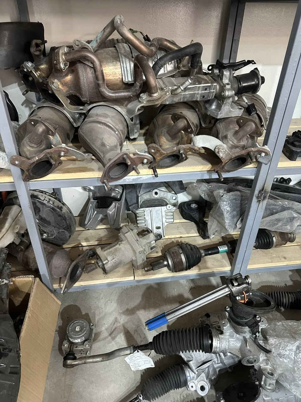 السلام عليكم 
اخوان 
برمجه مفتاح مع البصمه 🔑 70 $
عقل محرك مع البرمجه اولاين 300 $
Abs سفك من2022 لل2024  350 دولار شامل برمحه اولاين 
Abs  800$سفك 2025-800 شامل البرمجه اولاين

Abs اصلي شامل البرمجه اولاين $700
مشط ستيرن شامل البرمجه اولاين 400 $

متوفر ميكانيك امامي وخلفي 
اكورد وسفك وانسايت من موديل 2020 الى 2025

متوفر رادار سفك اكورد crv انسايت  جميع الموديلات 

ظفاير  جميع الموديلات وجميع الفئات 
متوفر دعاميات امريكي تفصيخ امامي وخلفي 
متوفر دعاميات CRV اماميه اغلب الالوان 
متوفر جاملغات اغلب الالوان امريكي 
العنوان بغداد حي العدل مقابل اسواق مركزيه 
***********
