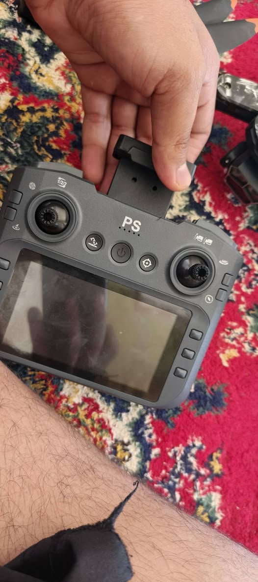 سلام عليكم شلونكم حبايب متوفر درون جديده  الدرون جدن مرتبه 4k رجوع ذاتي جيبس الدرون كبس شركة اسعارنه مناسبه  *********** هاذ رقمي تواصل خاص وتساب موجود انتصال
