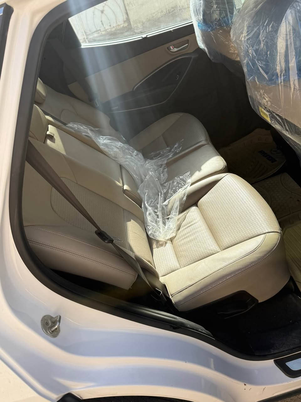 سنتافي 2014 خليجي كفاله 
رقم بصره تحويل ثاني يوم 
سياره فول مواصفات كلش 
بصمه 
حساس خلفي 
برده سلايت 
لد لايت زنون 
بانوراما 
كشن جلد 
تبريد 3 قطع 
سياره خير من الله 
حداده جديده هسة
تبريد محرك كير كله كفاله 
محرك 2.400 اكرر محرك 2.400 
مو 6 
تاير جديد سياره 7 راكب 
سياره ما ناقصها شي ابد 
حته تبديله دهن هسة 
قطره خياس ما بيها شرط 
بيها بس طخه على حالها بل جنطة فقط
ماشية 280 
سعرها 160 بي مجال للشراي
*********** البصرة, العراق
