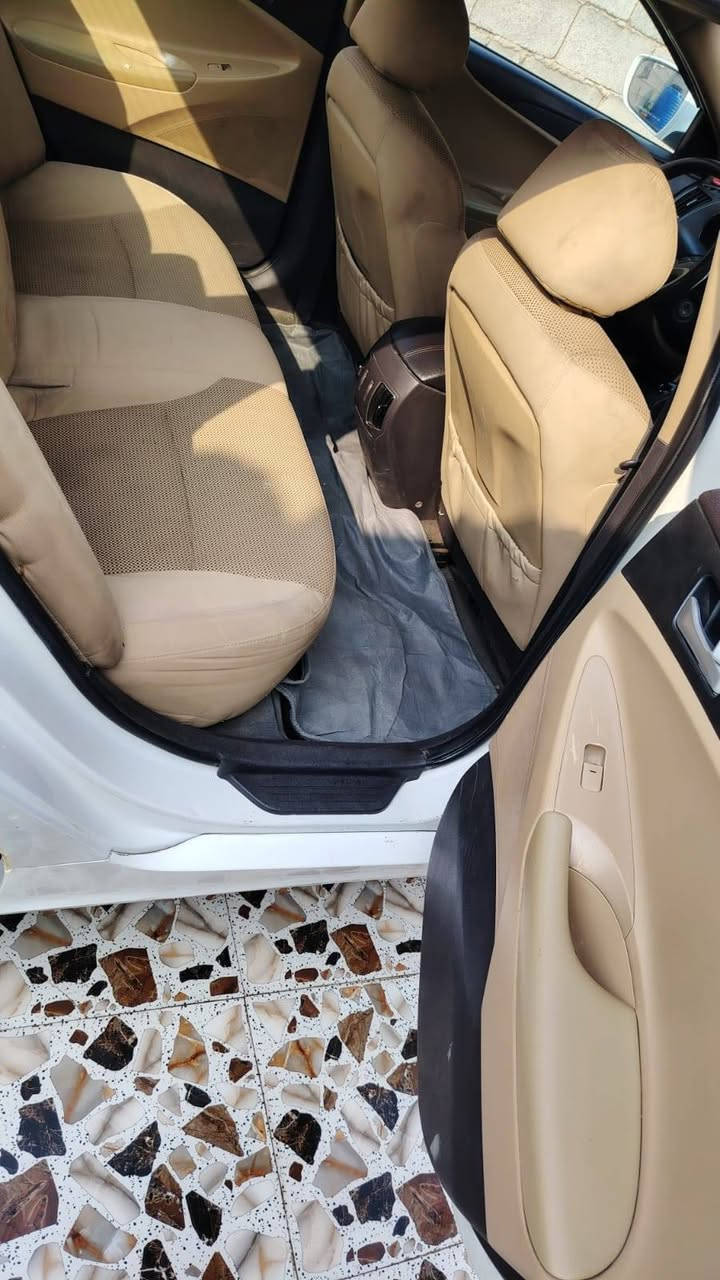 للبيع سوناتا 2013 خليجي مكينه ٢٤٠٠ المرغوب رقم بابل نكليزي مشروع وطني بأي مكان يعجبك تحول السياره جاهزه من كلشي كير وكينه جدد مبدلهن وحداده وتاير وباتري كله جديد بيها ضربه بالحوض كد شبر مو اكثر راجعه بارد فقط جاملغات الوره مصبوغه تجي وشوف بعينك السياره مال جناي جاهزه للاخير مكان السياره ميسان.. ***********.       102
