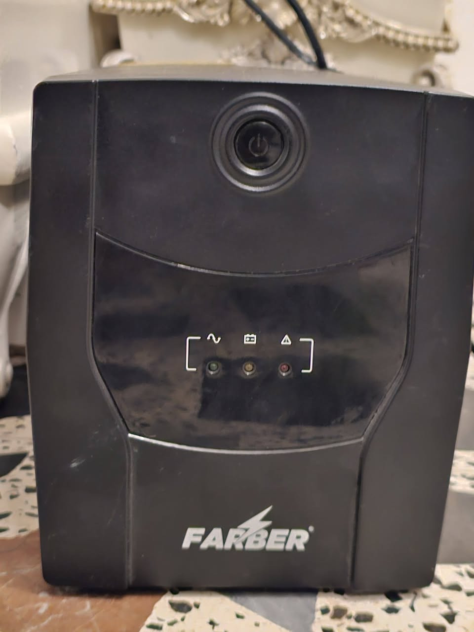 بلي 4 سلم (1) تيرا  1000 GB 
نظامه 13.04 قابلل للنزول الى نظام 12.52 
(قابل للتهكير )
جوستكين واحد( الاصلي )والثاني دونكل 
مع UPS شركة فاربر (معروف ) بي نظام حمايه 
مع كيبل HDMI  وكييل شحن جوستكات 
مع قرص سباق سيارات 
السعر 300 قفل 
مكاني بغداد البياع تقاطع الدرويش 
***********
