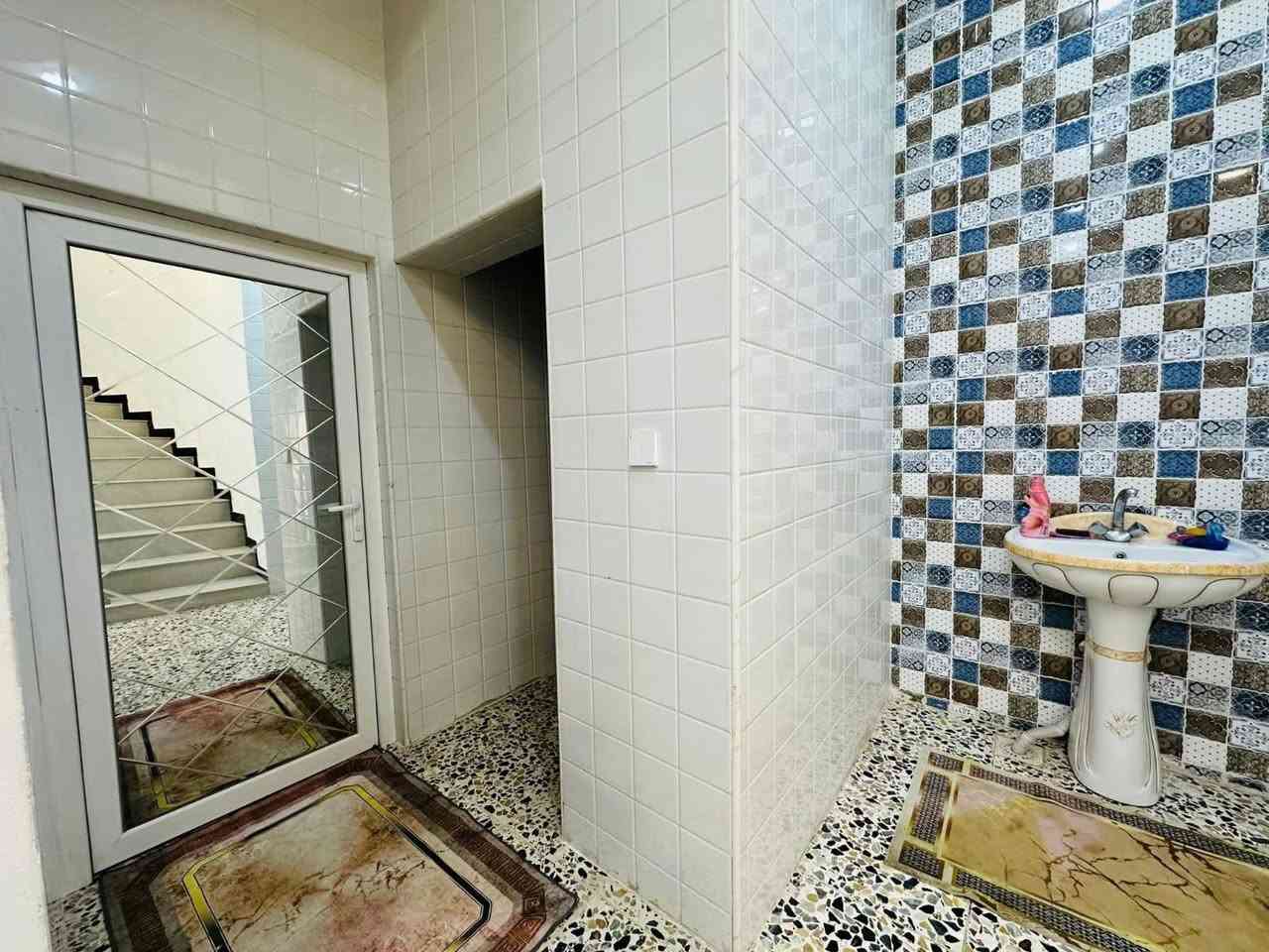 🏠 / دار للبيع مساحه 200 م طابو زراعي سند 25 

                واجهه 10م / نزال 20 م 

                 عرض شارع 10م 

🧱 بناء حديث درجه أولى 

     البيت طابقين( 4)غرف نوم 

🌏 الموقع / حله /شارع 60 خلف مدينه حمورابي

للأستفسار أكثر مراجعة مكتب اومراسله الصفحه

🏚️مكتب المصطفى للعقار  للمقاولات العامه والتصاميم الهندسيه
 
🌍 حله/ حي الامام/ نهايه شارع المستوصف

☎️ (⁦ (( ***********)
☎️ ((*********** ))
