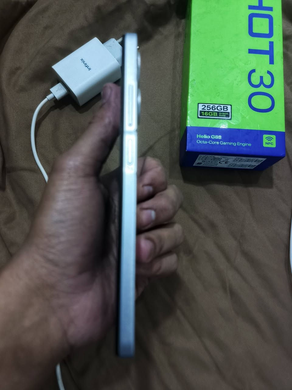 انفنكس هوت 30 الجهاز لامفتوح ولامصلح السعر 125 وتساب: ***********
