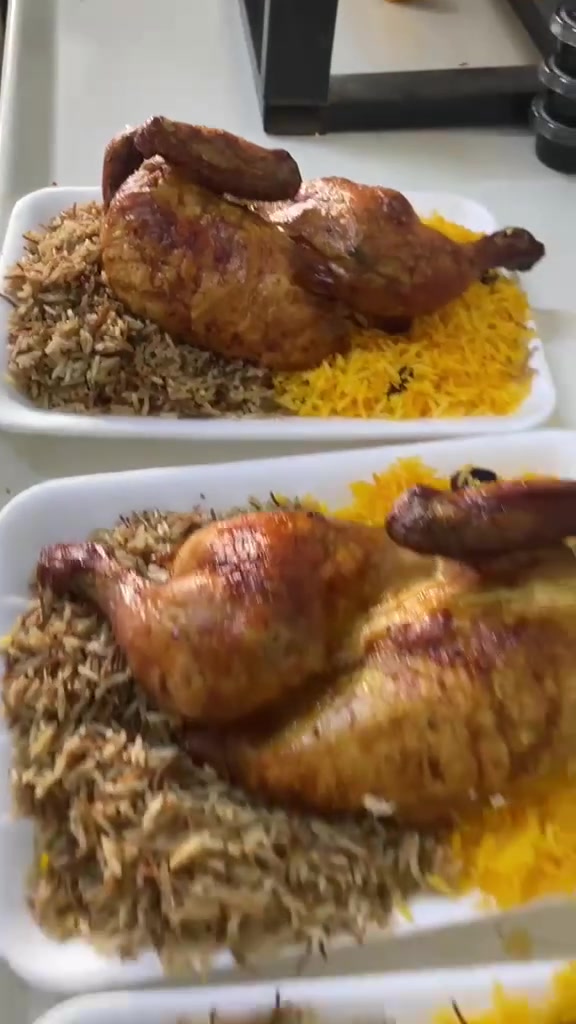 > أهلنا وناسنا الطيبين بحي دراغ والمناطق المجاورة 🍗🔥
> حبينا نبلغكم إنو أوقات العمل بمطعم سموكاية تغيرت وصارت أطول حتى نكون بخدمتكم وتدللون علينا!
> من اليوم، راح نكون مفتحين ونستقبلكم يومياً:
> ⏰ **من الساعة 10:00 صباحاً ولحد الساعة 1:00 بالليل**
> تفضلوا يمنا بأي وقت، الدجاج الشوي على أصوله والريحة الصدكية تنتظركم! ❤️
> 📍 **العنوان:** بغداد - حي دراغ - قرب أفران حي دراغ - مقابل جامع الحاجة دلال.
> 📞 **للحجز والاستفسار:** ***********
