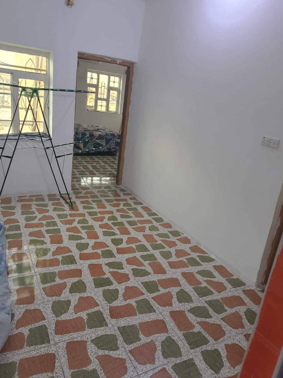 سلام عليكم عقار للبيع
المساحه131 نزال 20 متر واجهيه 6ونص

المكان واسط قضاء الحي الراشديه فرع صيدليه الراشديه 

البيت شيلمان مو صب

بيت مكون من الطابق الأول صاله وكليدور ومطبخ وغرفه واحده وحمام داخلي وخارجي ومنوار

وطابق ثاني مكون من غرفتين وكليدورين وحمام

السعر 95 وبي مجال 

للاستفسار ***********
