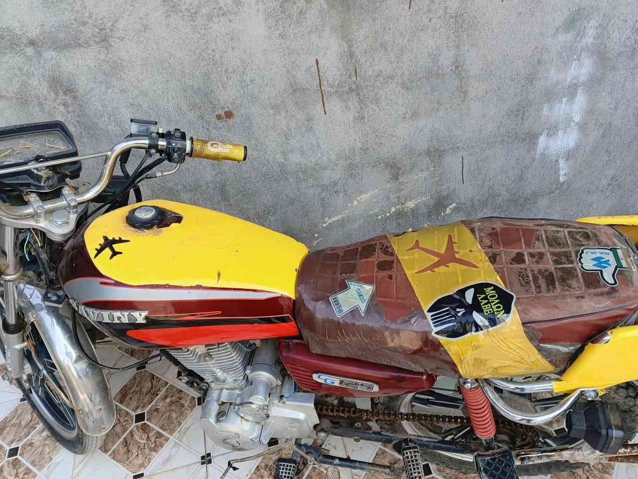 سيفان 20 نظيف وكلشي شغال نكره سلف للبيع 425 وبي مجال ***********
