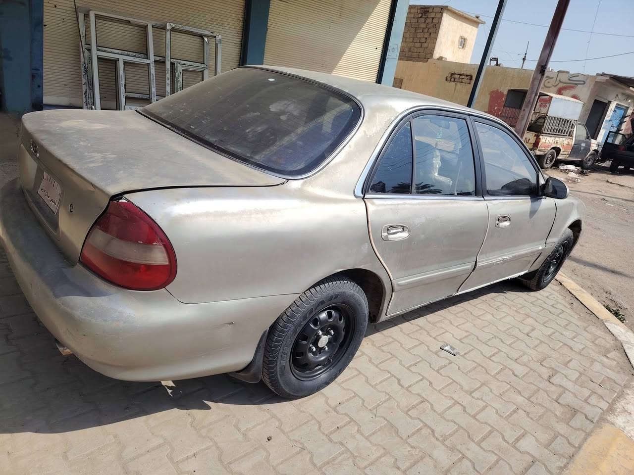 السلام عليكم للبيع او مراوس حسب القناعه سياره سوناتا موديل 2000 كير محرك شرط رقم فحص صلاح الدين بدون وكاله وتحويل صدر جديد لايت عالي ناصي مسجل 4 سماعات جدد باور شغال ماسحات شغال اسياره جاهزه وحيل حلوه ومال جناي ماتصرف عليهه ربع اسعر18  مكاني الشركاط @ ***********
