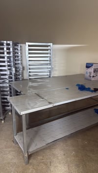 معمل حلويات • عجانة • فرن ٣ طوابق