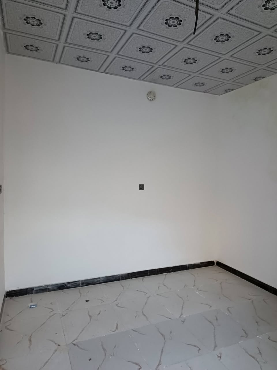 2.🔵بيت للبيع 100متر طابق واحد ب الحولي شارع 30الثاني قرب مجمع السلام. 

🟤الاساس صب والسقف صب كاشي وسيراميك وسقوف ثانوية. 

⚪️يحتوي ع غرفة وصالة ومطبخ واستقبال وصحيات. 

للأستفسار ع هذا الرقم ***********واتساب📞. 

يوجد لدينا جميع العروض ( ايجار رهن بيع، شراء، عرصات، كفائات، معلمين شرطة، الهرموش، النداء، الحولي) 
مكتب حسنين ابوصيبع.

للتواصل ع الواتساب غير متواجد على الفيس.
