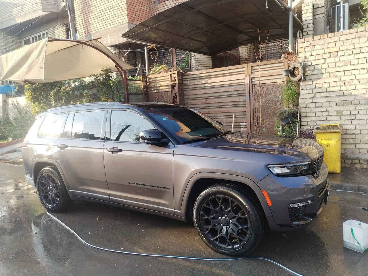 سلام عليكم جيب للبيع او مراوس حسب القناعة موديل 2023 حادثها جاملغ اوبنيد بدون داخل  فول السياره كل نقص مابيها 1 /1 مواصفات بدون رقم فحص مؤقت
سعر 28500 مكان بغداد حي العامل رقمي *********** Colombo, Sri Lanka
