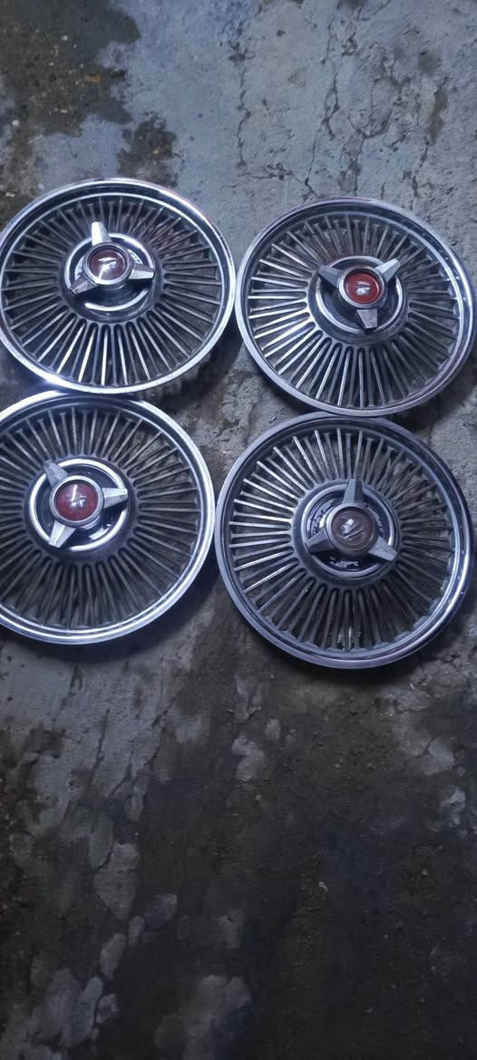 سلام عليكم كبات للبيع بلاستك امهات الشاخه حجم 14سعر 50الاف للتصال***********
