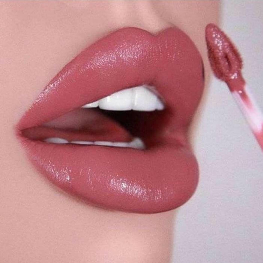 ✨ جديد Gardenia وصل! ✨💄
لأن الأنوثة بتبدأ من التفاصيل…
وصلت مجموعة حمرة الشفايف الجديدة بدرجات ناعمة وفخمة بتناسب كل إطلالة 😍
ألوان ترندية بين النود الوردي، الموف، واللمعة الجذابة اللي بتعطي شفاه ممتلئة ولمسة أنثوية ساحرة 💋
✔️ ملمس ناعم وخفيف
✔️ لمعة جذابة تدوم
✔️ ألوان مناسبة لكل الأوقات
✔️ لوك يومي أو سهرة بكل أناقة
اختاري الدرجة اللي بتحكي عنك وخلي جمالك يحكي ✨
📍 متوفر الآن لدى Gardenia
#Gardenia #LipGloss #Makeup #Beauty
#GlossyLips #SoftGlam #Lipstick #VeganMakeup #Latakia
#مكياج #غلوس #حمرة_شفايف #غاردينيا 💖


**إذا كنت صاحب هذا الإعلان وتريد حذفه لأي سبب، رجاءا أرسل رسالة إلى الدعم الفني**