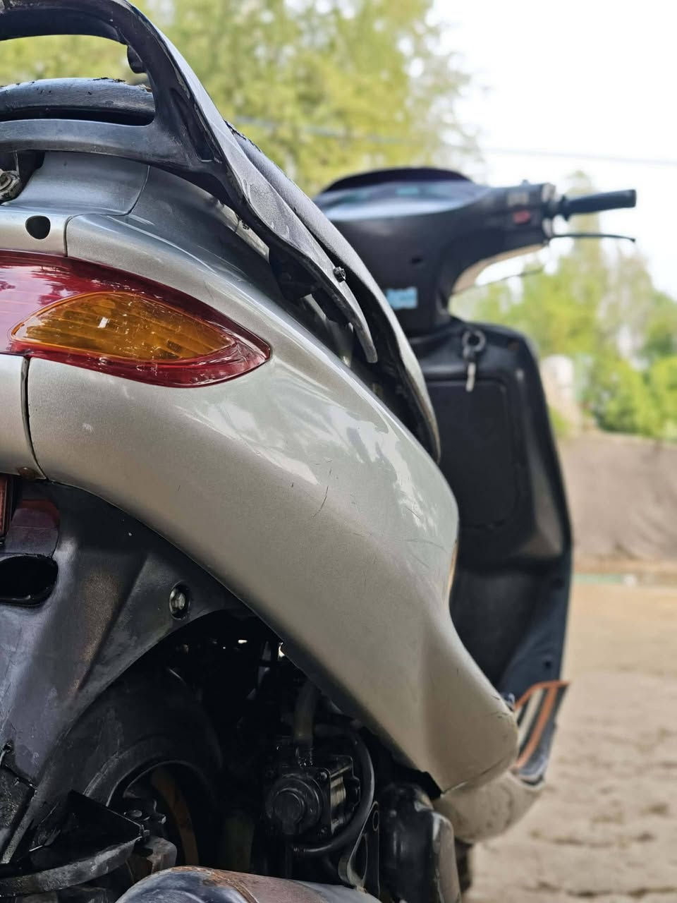 فراشه نضيفه نكره سلف مفتوحه مره وحده عله ايدي تخم تاير جديد كهربائيات كله شغاله كلشي مرتب بيه مكاني نحف السعر 400 وبيه مجال لشراي ***********
