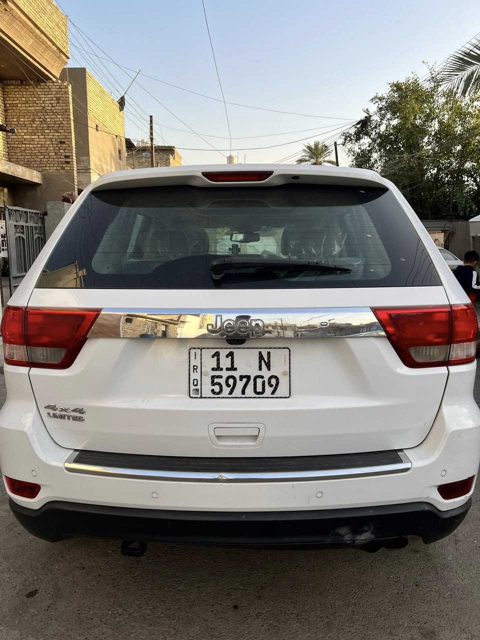 السلام عليكم جيب لمتد للبيع
فول مواصفات
فتحة بانوراما
محرك 6 سلندر
بصمة 
تحكم ستيرن 
كشنات كهرباء 
تدفئة
تشغيل عن بعد 
السيارة وارد خليجي 
السيارة بيها بارد قطعتين 
السعر 190 وبيها مجال 
العنوان بغداد حي العامل 
اي استفسار اتصل على هذا الرقم 
***********
