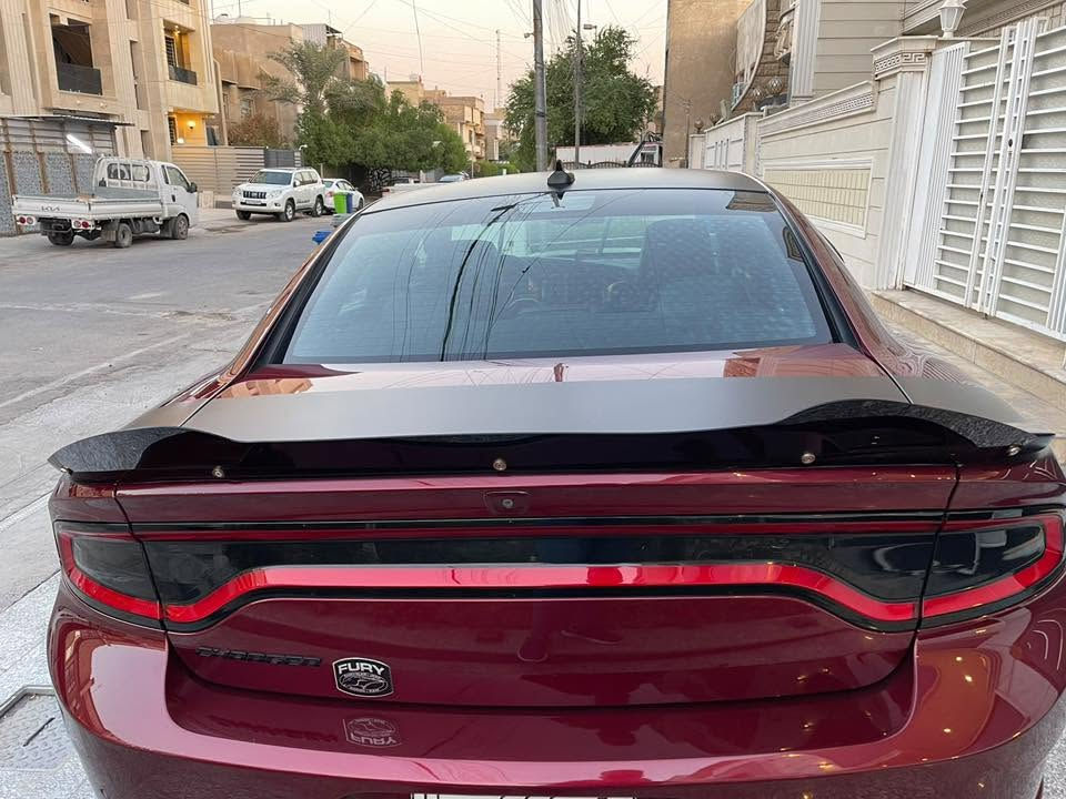 السلام عليكم للبيع او المراوس حسب القناعه 

‏( Dodge Charger ( Daytona
نوع السيارة : دودج جارجر ( دايتونا ) سوبر تراك باك🔥 
فول اعلى مواصفات ‼️
سنة الصنع : 2018 
المسافة المقطوعة : 50 الف ميل
اللون : احمر غير محدد ( مميز )
موقع السيارة 📍: بغداد 
حجم المحرك ⚙️ :  5700 / V8
ناقل الحركة ⚙️ : اوتو / 8 كير
المواصفات: ____ فــول  1/1 اعلى فئه ما بيها اي نقص
# فتحة ( سلايد روف ) 
# رادار امامي
# رادارات جانبيه
# سستم صوت harman/kardon
# كشنات كنتاره وجلد ومطرزه بالذهبي DAYTONA
# كشنات اماميه كهربائيه خزن ميموري تدفئه تبريد والخلفيه تدفئه
# ستيرن كهرباء تدفئه بالاضافه الى شفتات
# حساسات خلفيه وكاميرا دواره
# شاشه كبيره
# تعتيم المرآة الخلفيه بالاضافه الى المري الجانبيه بالاضافه الى هيتر وتكون قلابه ويه البگ
# شوته موبار مفتوحه بلاد
# كزوز موبار دبات سود بلاد 
# سقف اسود بالاضافه الى الصندوق شعار دايتونا والبنيد شعار هيمي كله بلاد
# دبات سود موبار بلاد صوت يخبل
وبعد هوايه مواصفات الجنايه مال دايتونا راح يعرفوها اكيد
وعليها اويل كاچ گان اصلي من K&N وبرمجة مصطفى ايگل.
____________________________

رقم السيارة :  رقم بغداد ( باسمي )  سنويه جديده/ تحويل مباشر
حالة السيارة : وارد امريكي ( بدون ضرر فقط بارد بسيط ) 
بدون ايرباك بدون دواخل تعتبر كلين  ( صور الحادث مرفقة ) 
السعر المطلوب : 265$ 
رقم صاحب السيارة :  ***********
