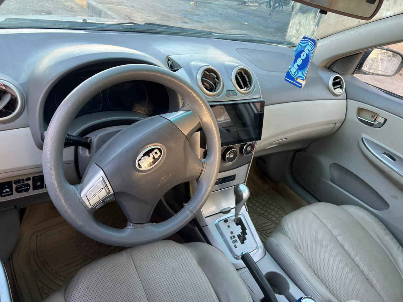 السلام عليكم بي واي دي موديل 16 جي 3 . بسمي رقم جديد. سنوية لغاية 2030 . السعر 55. . وبيها مجال. المكان ميسان..*********** .
